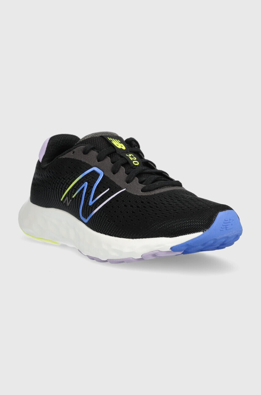 New Balance Обувки за бягане W520 в черно - Pepit.bg
