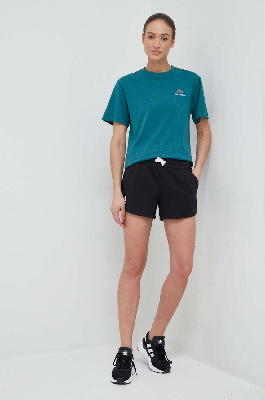 New Balance Памучна тениска в зелено с апликация - Pepit.bg