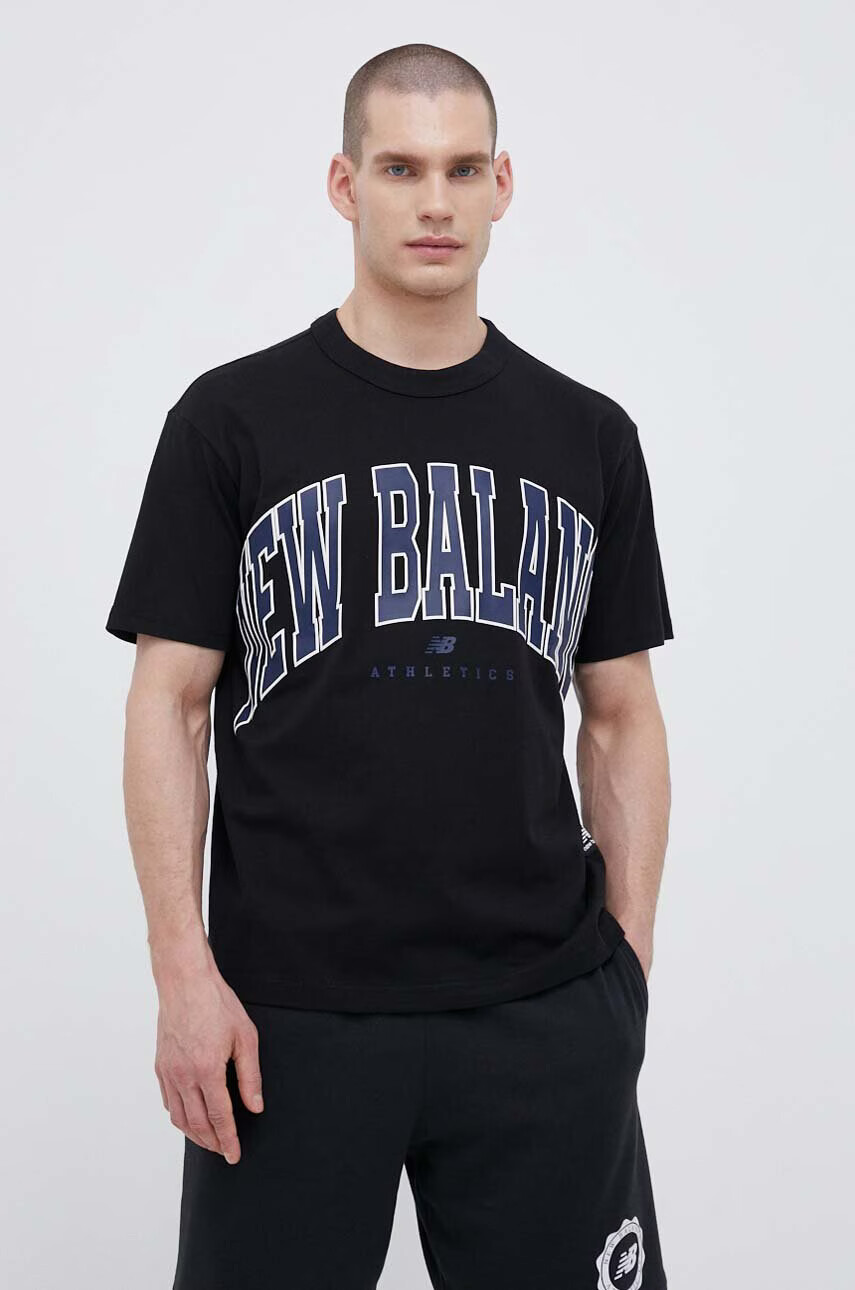 New Balance Памучна тениска в черно с принт - Pepit.bg