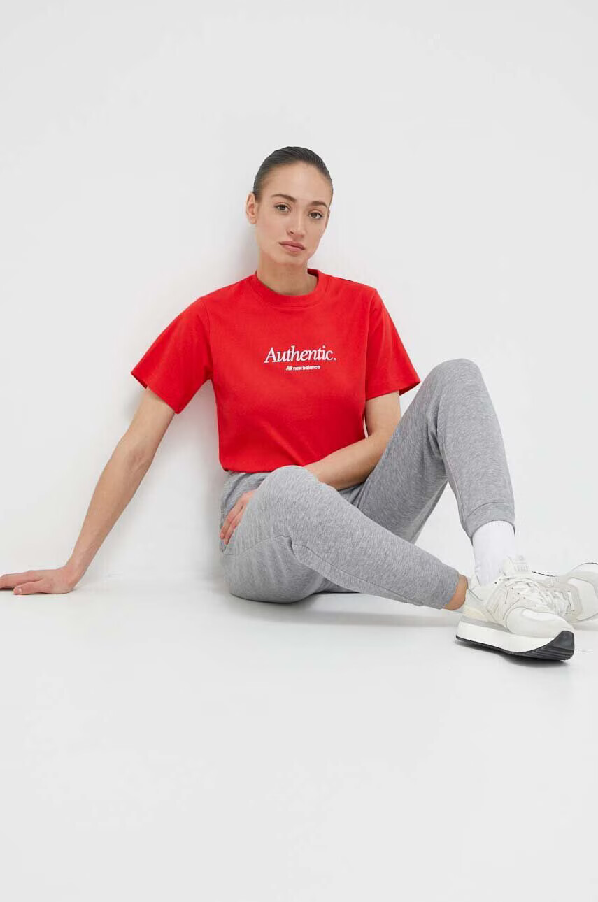 New Balance Памучна тениска в червено - Pepit.bg