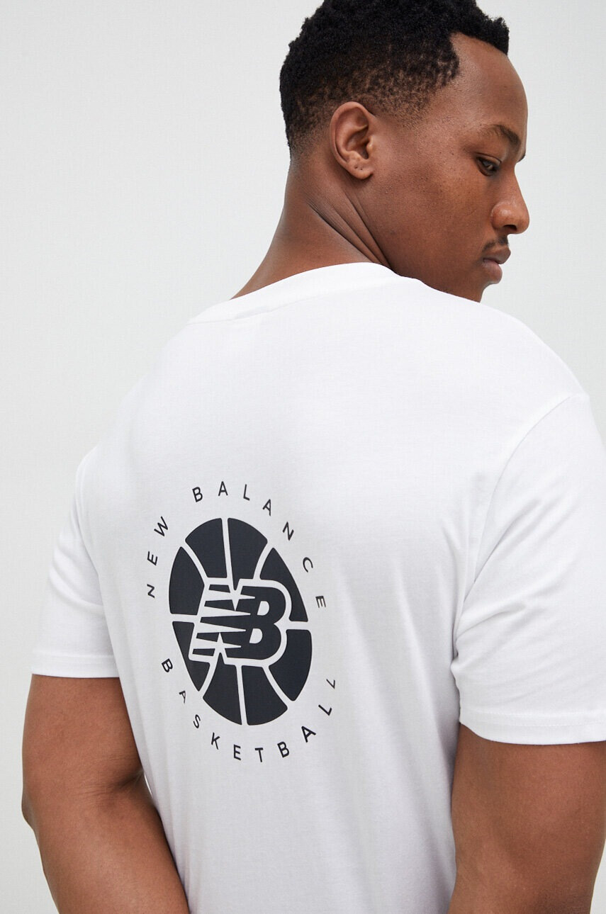 New Balance Памучна тениска в бяло с принт - Pepit.bg