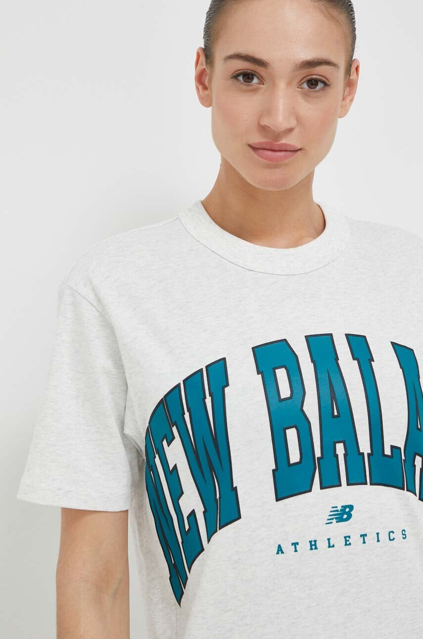 New Balance Памучна тениска UT31551SAH в сиво с принт - Pepit.bg