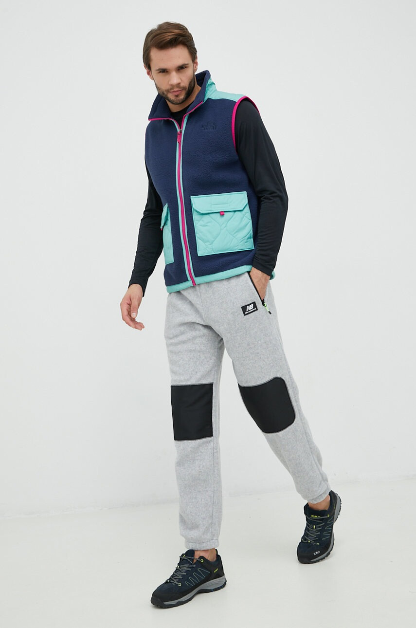 New Balance Панталони в сиво с апликация - Pepit.bg