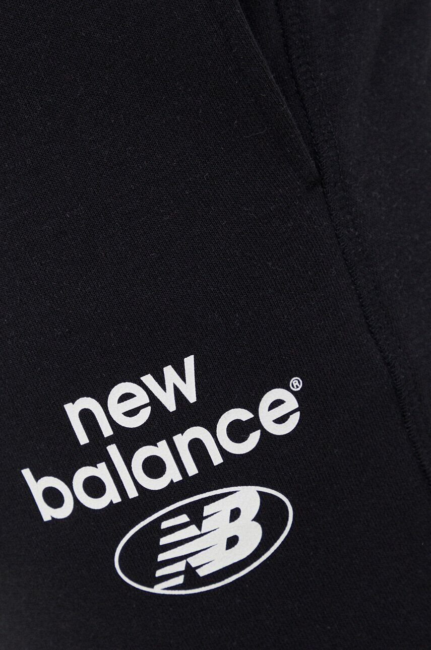 New Balance Спортен панталон в черно с принт - Pepit.bg