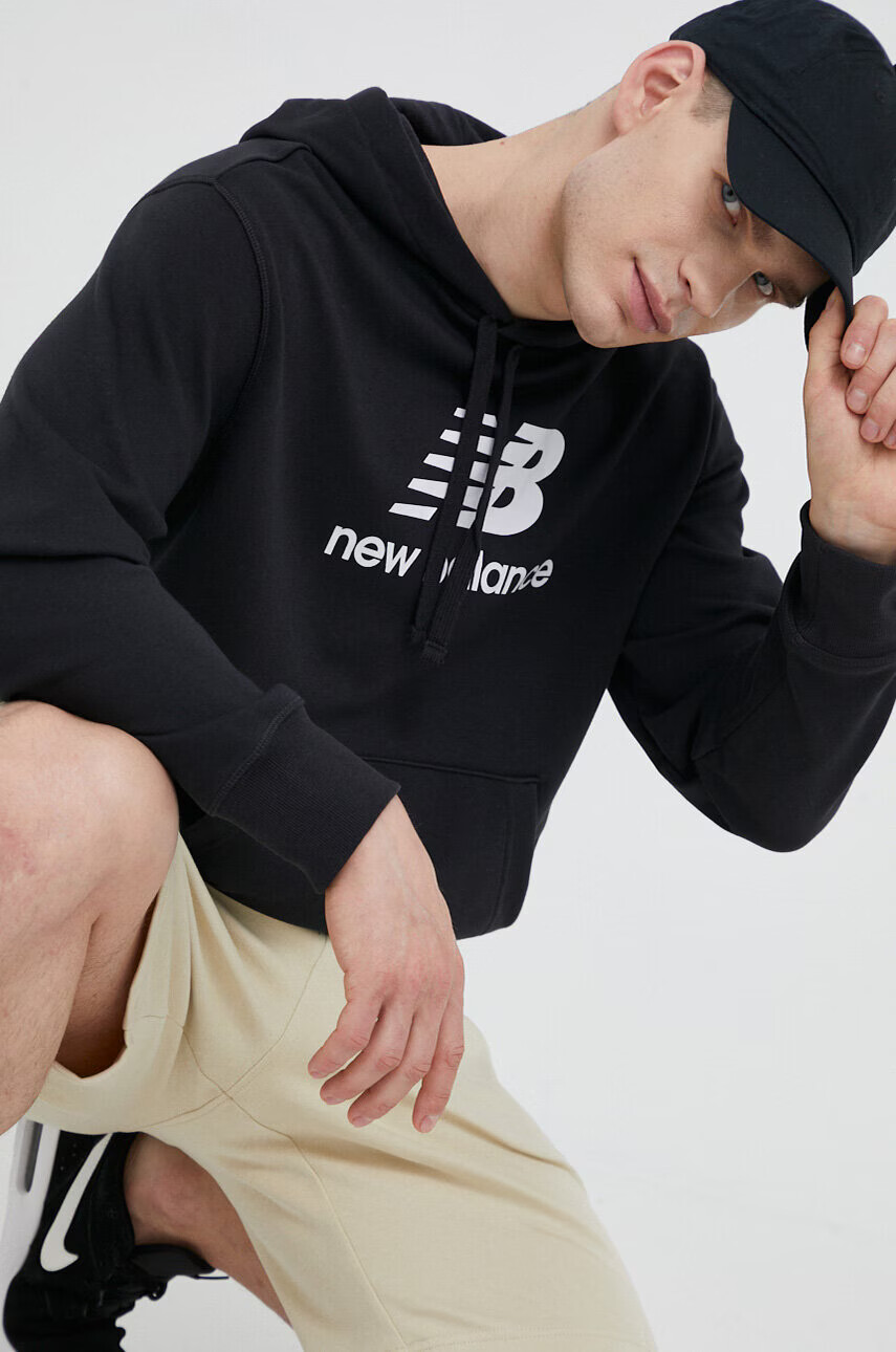 New Balance Суичър в черно с качулка с принт - Pepit.bg