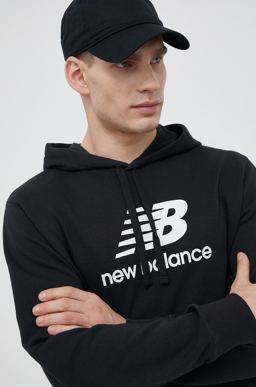 New Balance Суичър в черно с качулка с принт - Pepit.bg