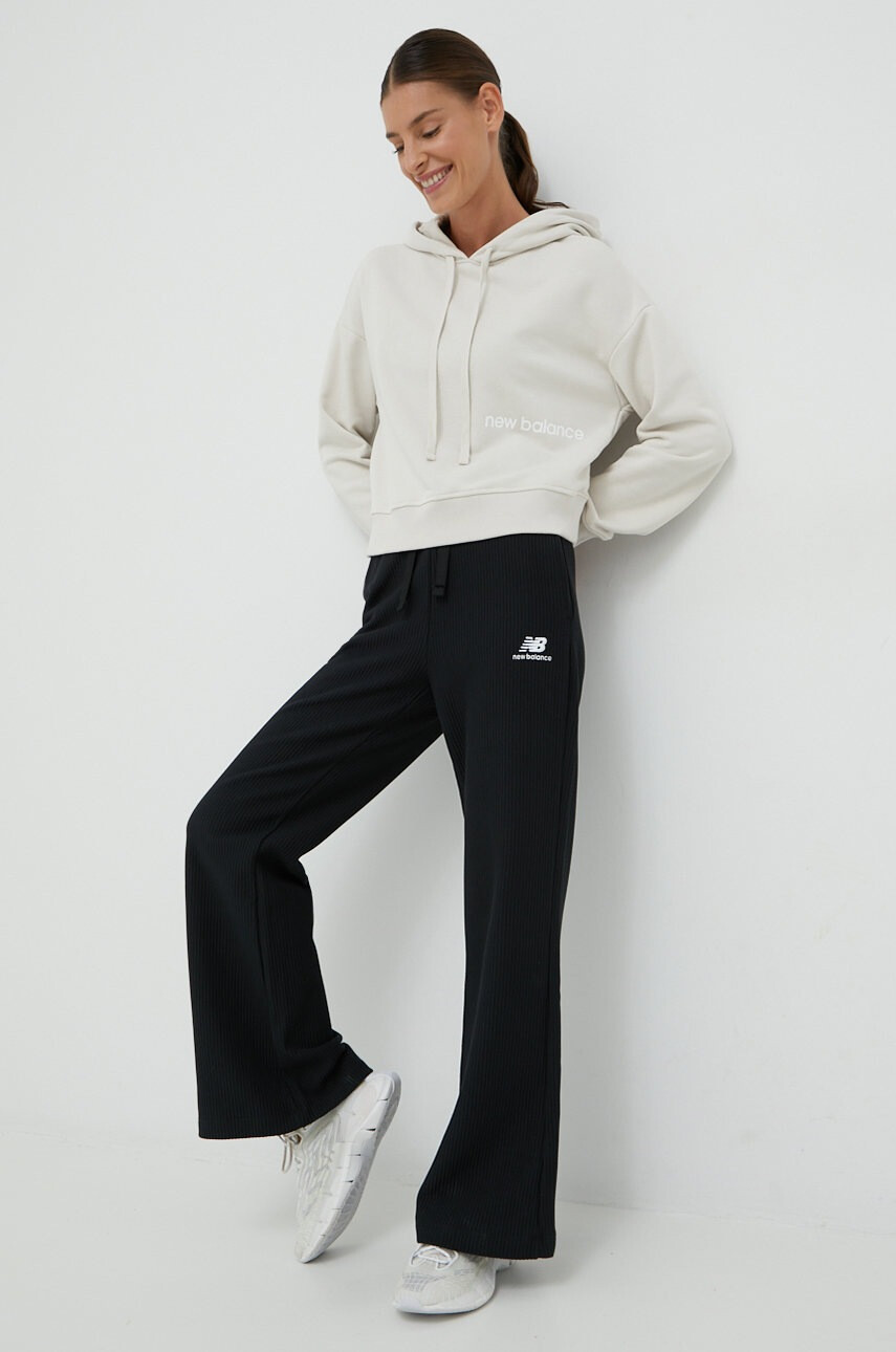 New Balance Суичър в бежово с качулка с принт - Pepit.bg