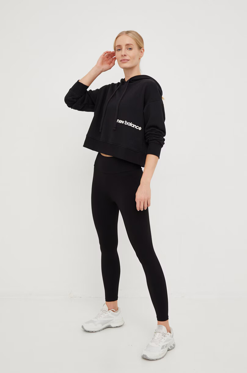 New Balance Суичър в черно с качулка с принт - Pepit.bg