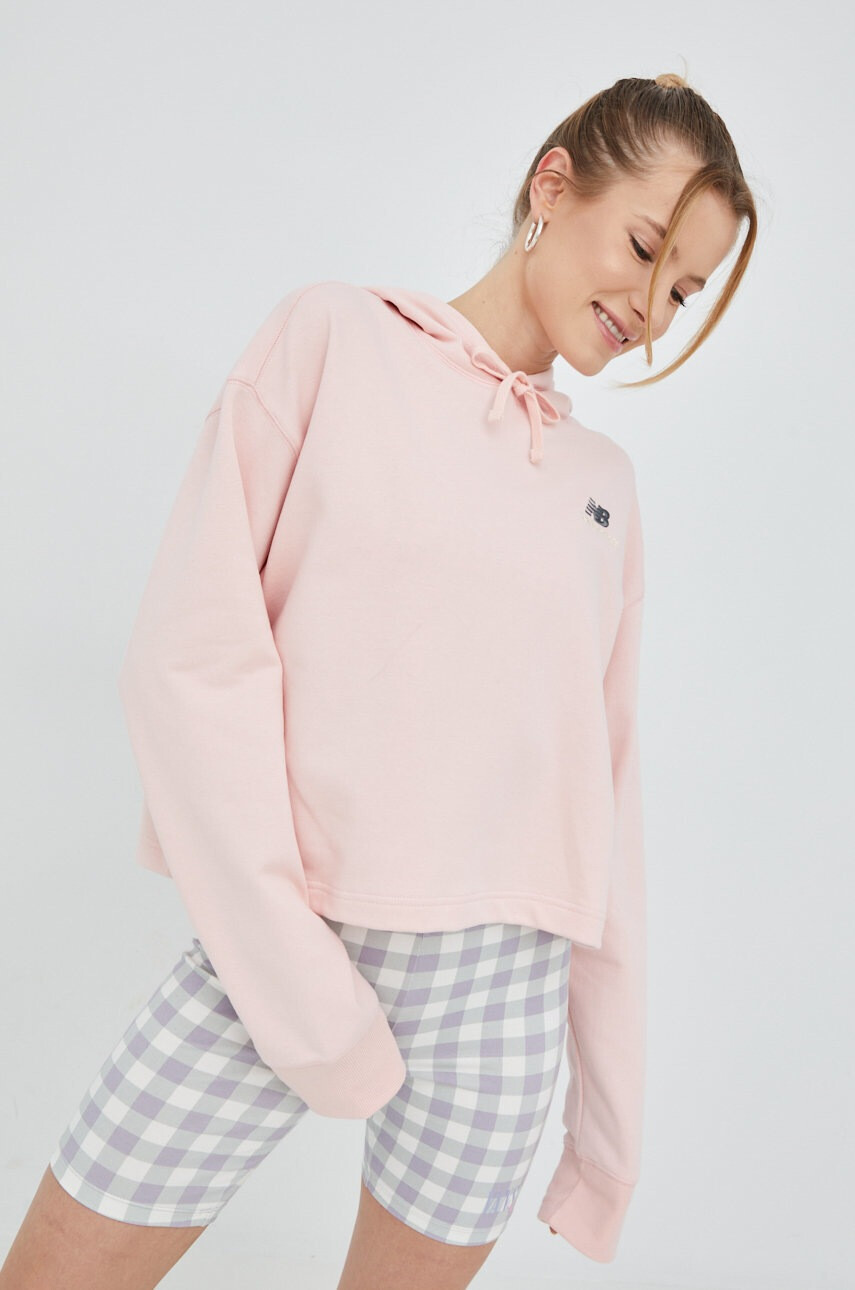 New Balance Суичър UT21502PIE в розово с изчистен дизайн - Pepit.bg