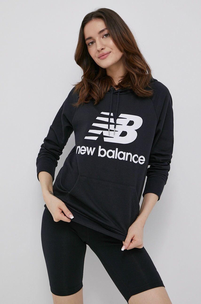 New Balance Суичър WT03550BK дамска в черно с принт - Pepit.bg