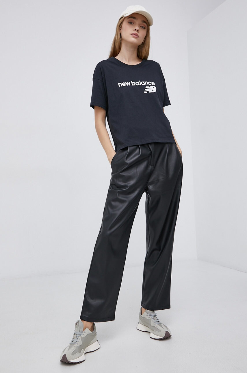 New Balance Тениска WT03805BK дамска в черно - Pepit.bg