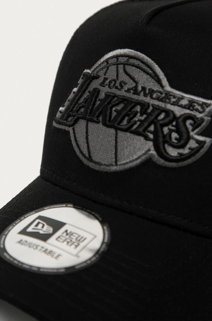 New Era Шапка в черно с апликация - Pepit.bg
