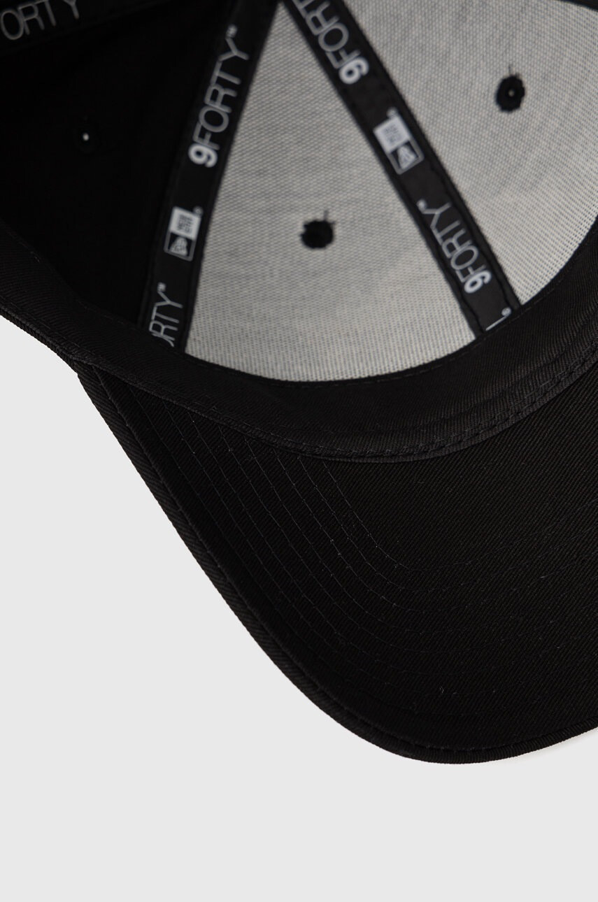 New Era Шапка в черно с апликация - Pepit.bg