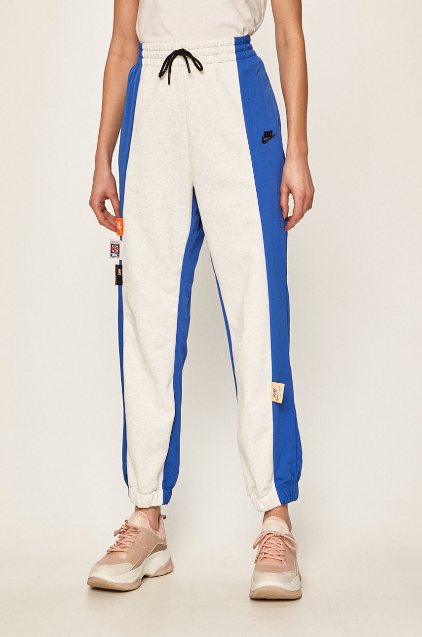 Nike Sportswear Панталони - Pepit.bg