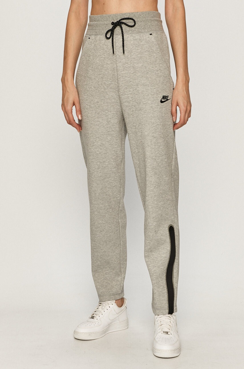 Nike Sportswear Панталони - Pepit.bg