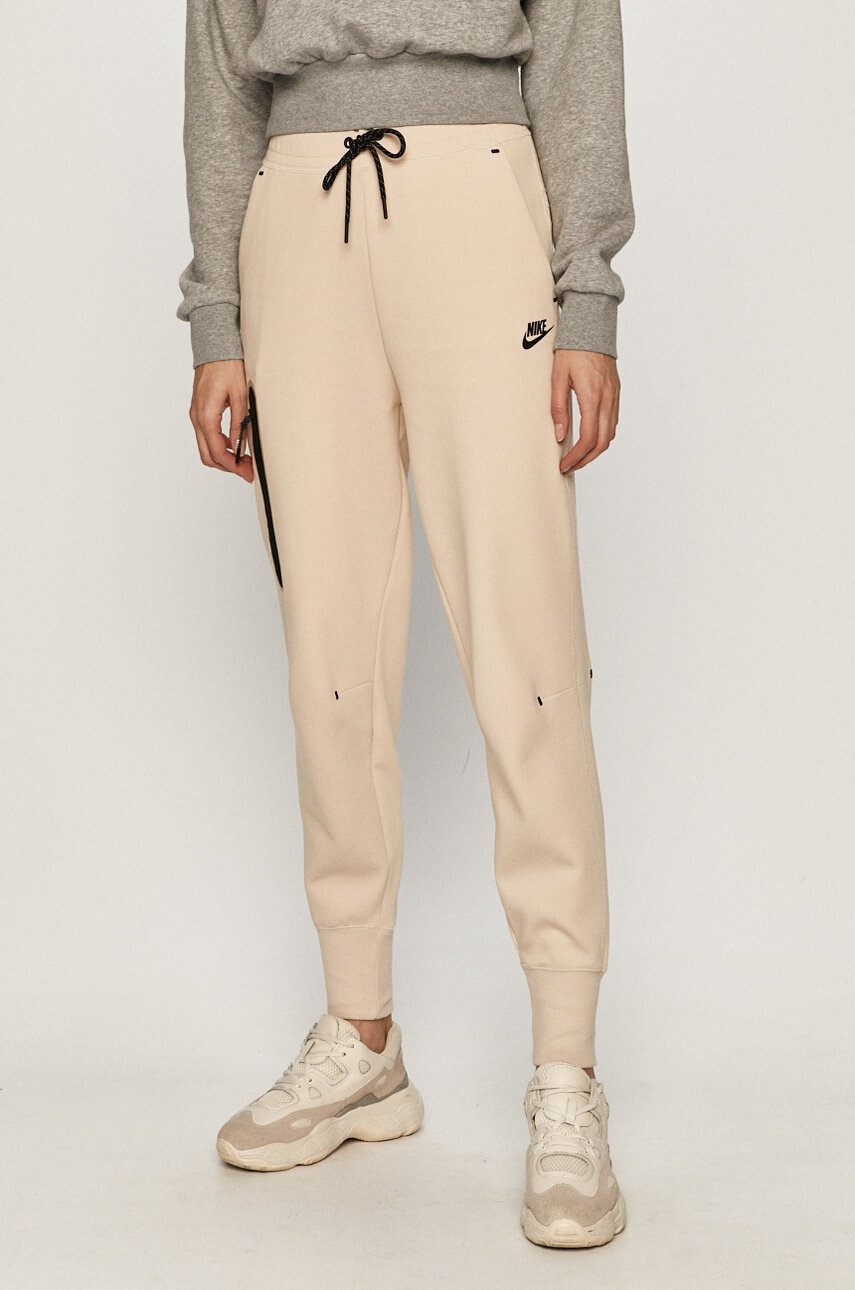 Nike Sportswear Панталони - Pepit.bg