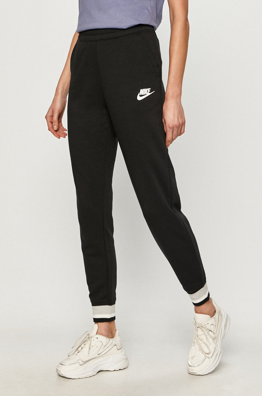 Nike Sportswear Панталони - Pepit.bg
