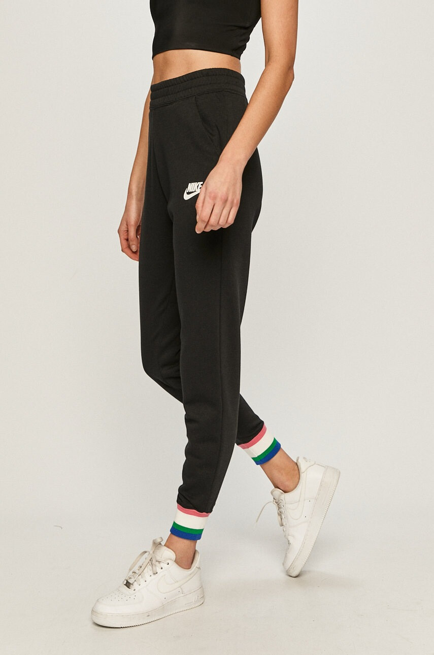 Nike Sportswear Панталони - Pepit.bg