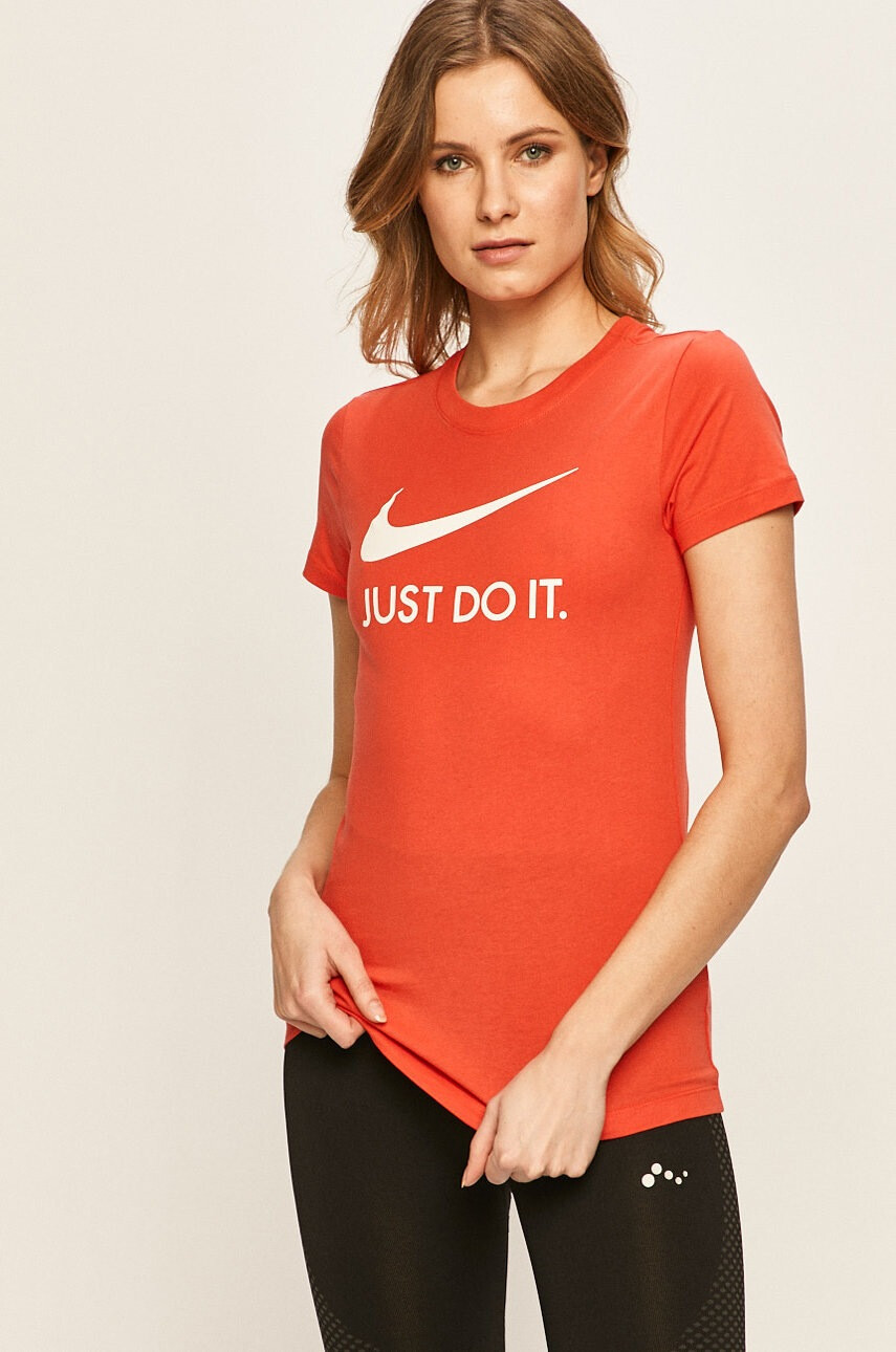 Nike Sportswear Тениска - Pepit.bg