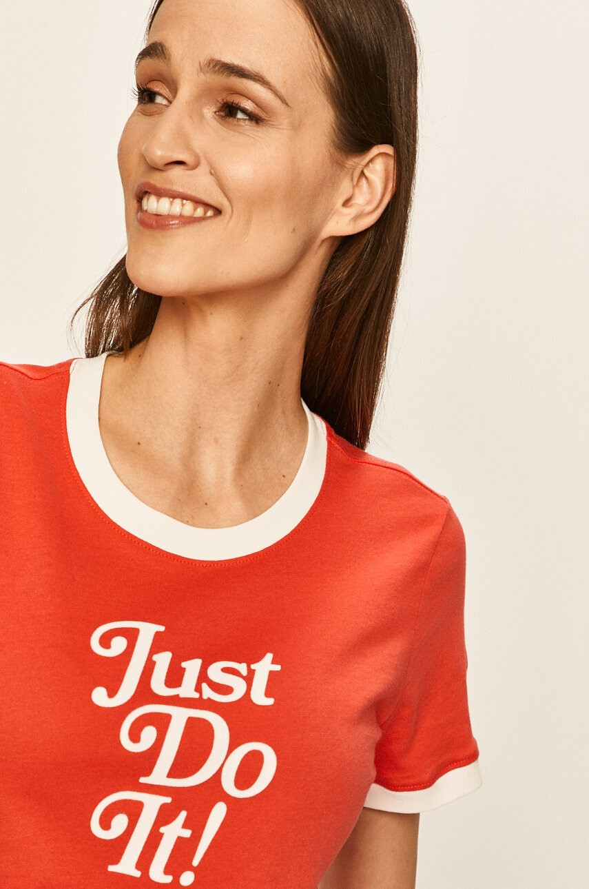 Nike Sportswear Тениска - Pepit.bg