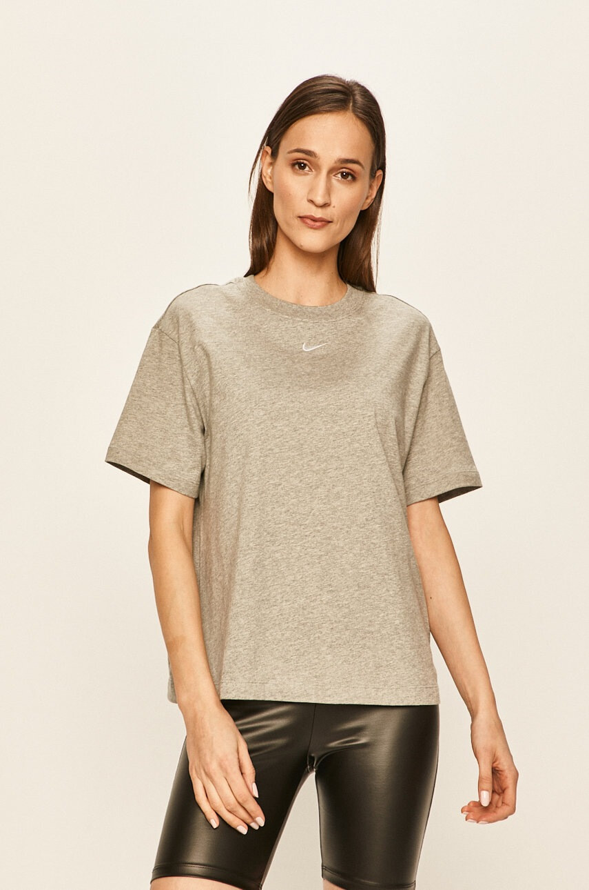Nike Sportswear Тениска - Pepit.bg