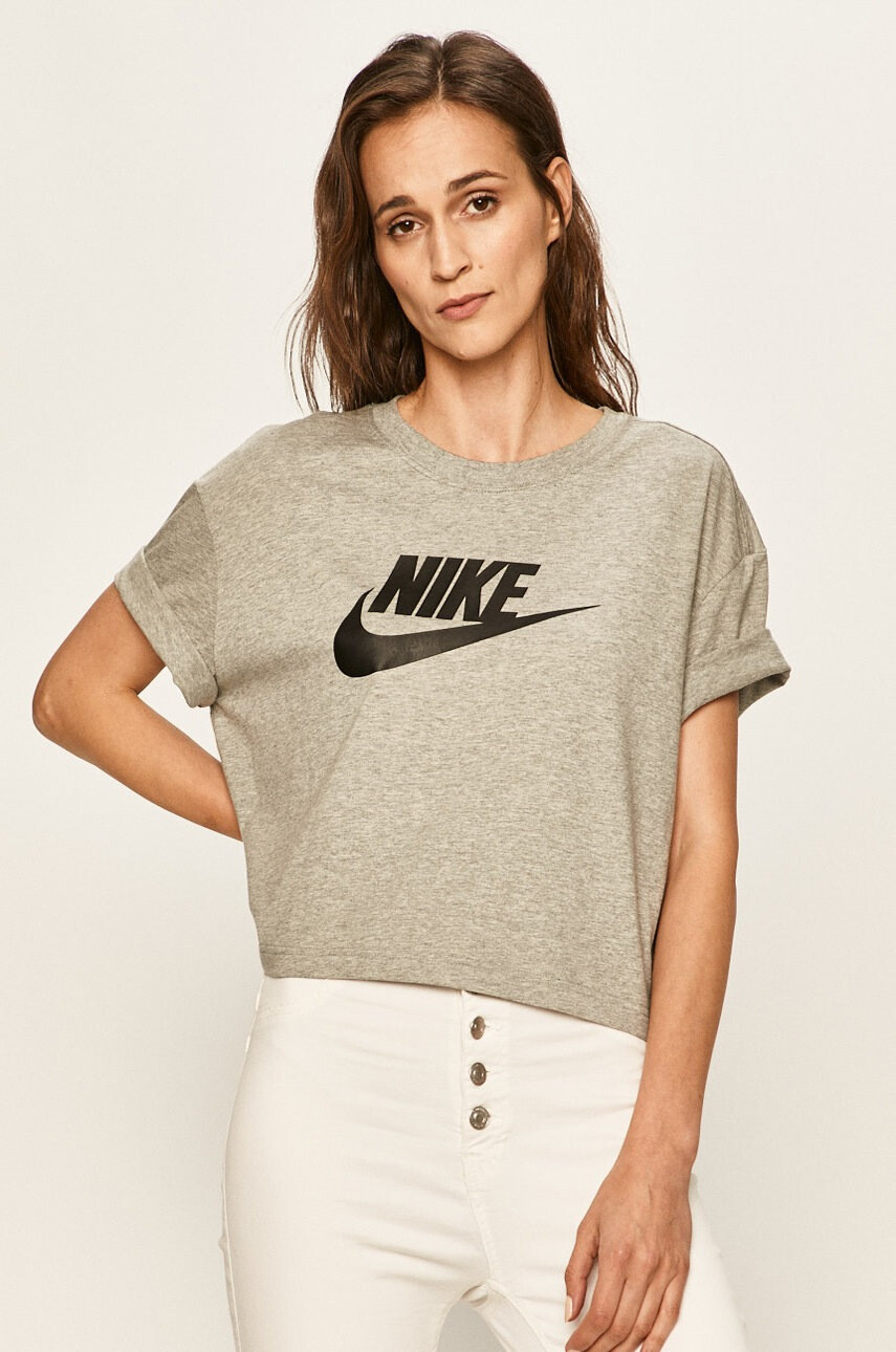Nike Sportswear Тениска - Pepit.bg