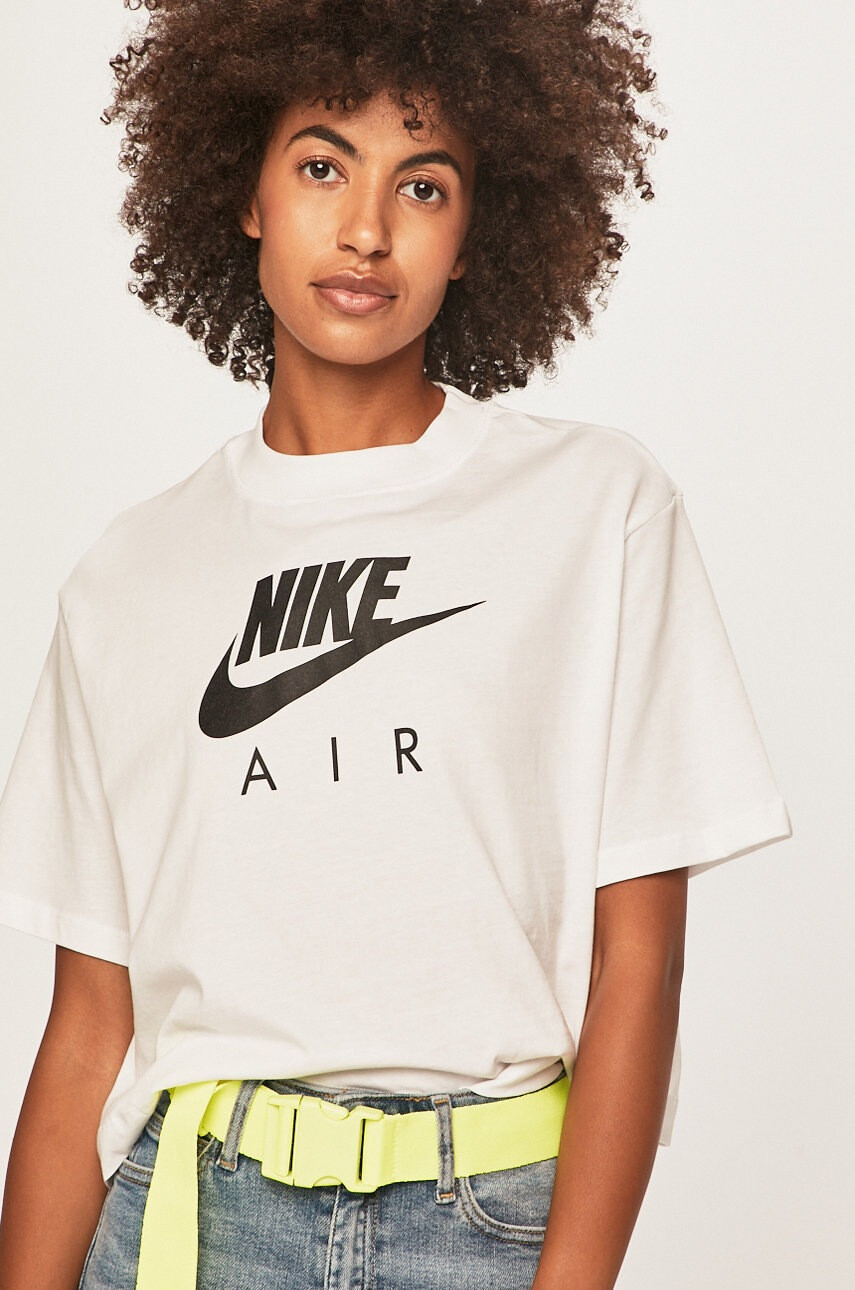 Nike Sportswear Тениска - Pepit.bg