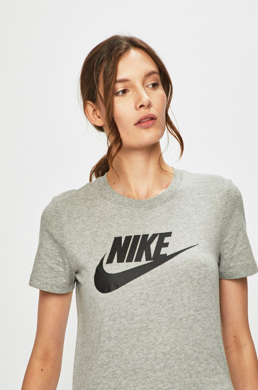 Nike Sportswear Тениска - Pepit.bg