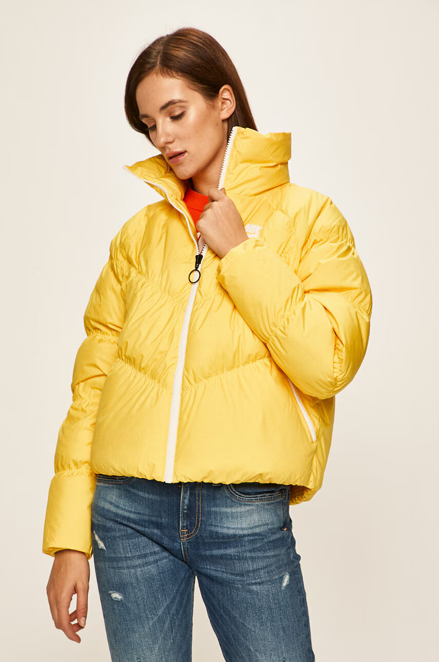 Nike Sportswear Пухено яке - Pepit.bg