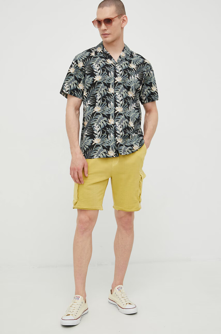 Only & Sons Памучен къс панталон в жълто - Pepit.bg