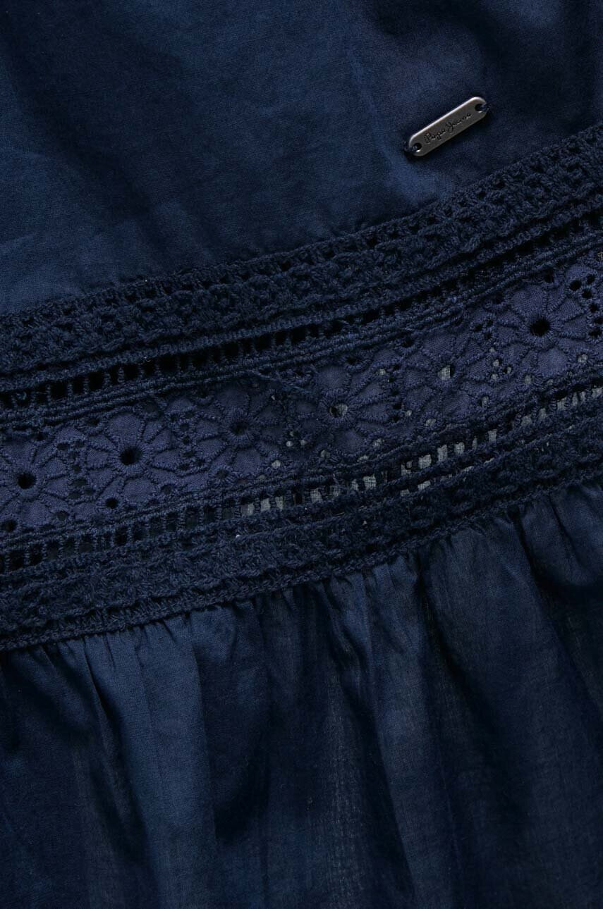 Pepe Jeans Памучна пола Pelia в тъмносиньо къс модел разкроен модел - Pepit.bg