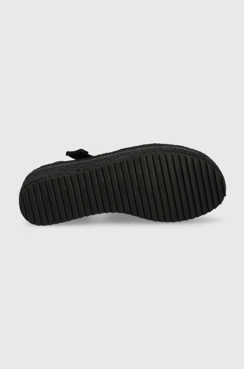 Pepe Jeans Сандали WITNEY в черно със скосена платформа PLS90577 - Pepit.bg