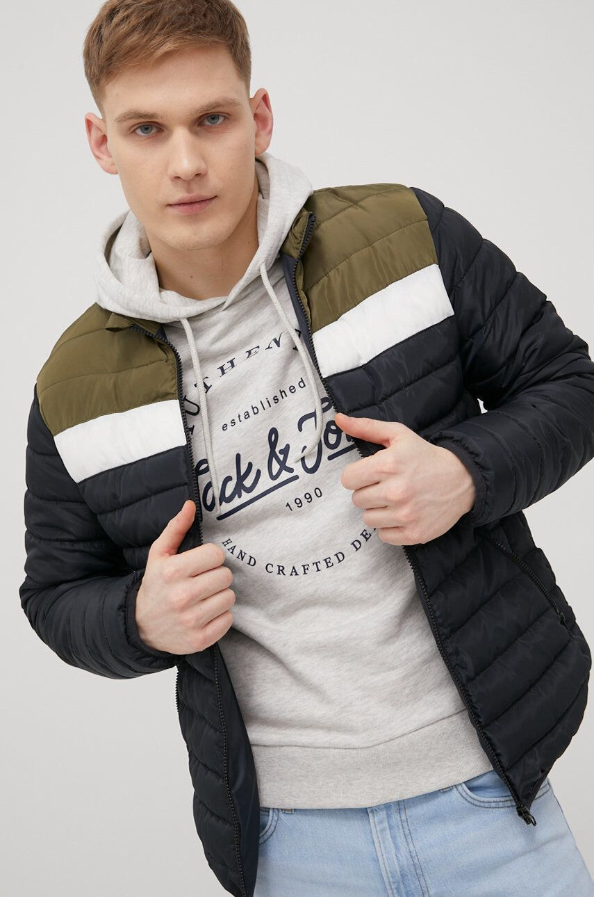 Produkt by Jack & Jones Яке в черно с преходна изолация - Pepit.bg