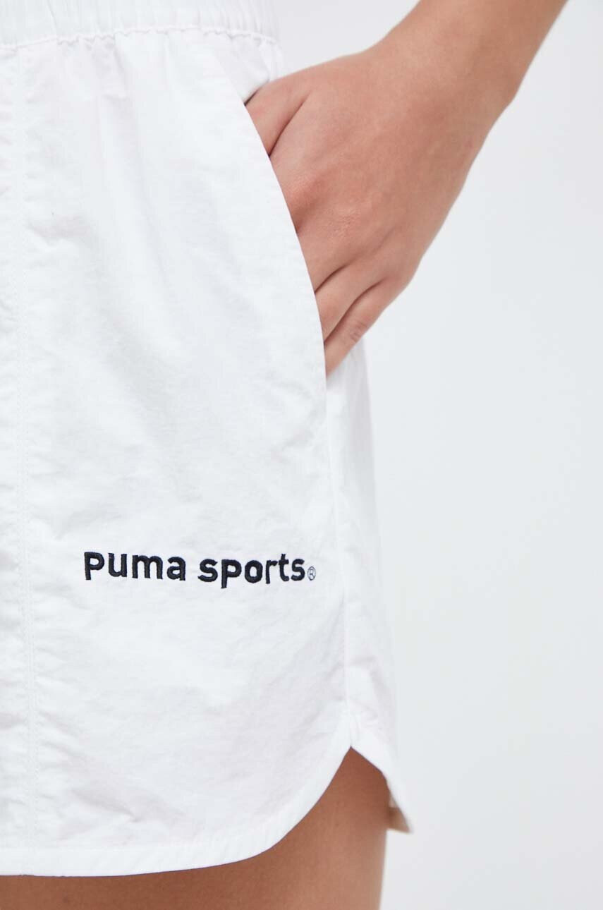 Puma Къс панталон в бяло с апликация с висока талия - Pepit.bg