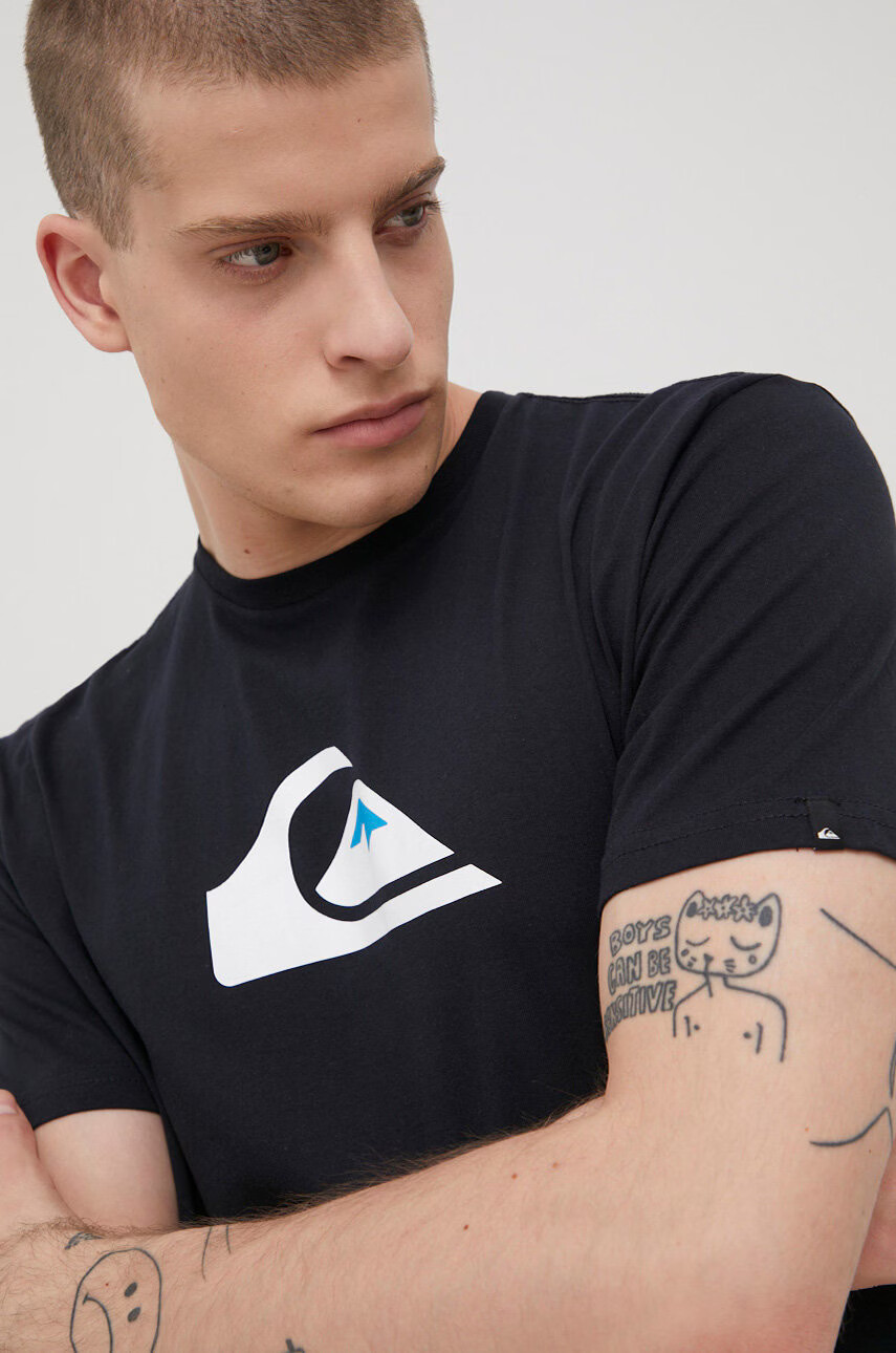 Quiksilver Памучна тениска в черно с принт - Pepit.bg