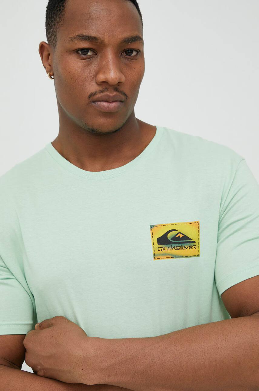 Quiksilver Памучна тениска в зелено с принт - Pepit.bg
