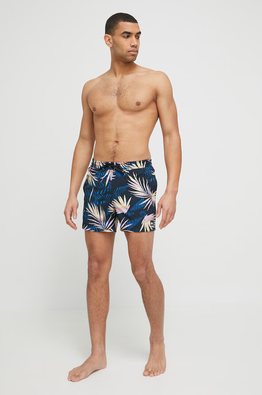 Quiksilver Плувни шорти в черно - Pepit.bg