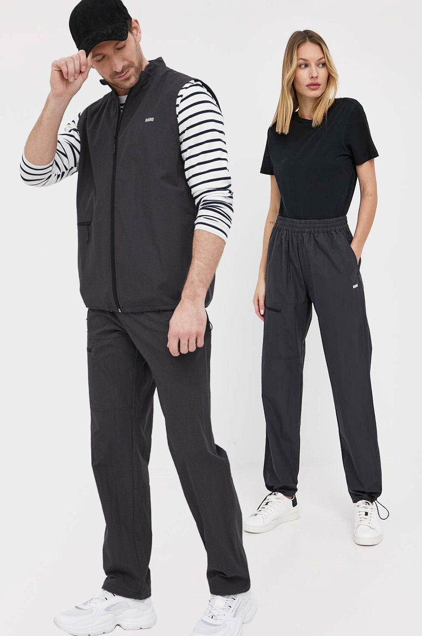 Rains Панталони 18700 Woven Pants Regular в черно със стандартна кройка с висока талия - Pepit.bg