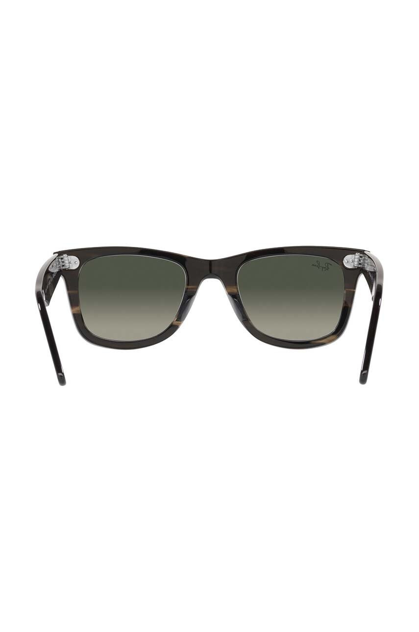 Ray-Ban Слънчеви очила в сиво - Pepit.bg