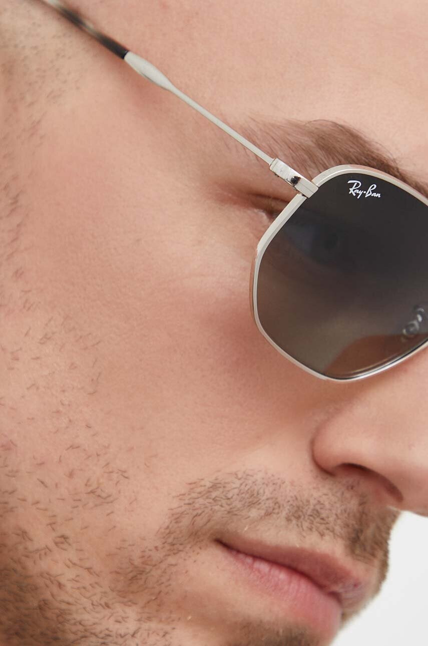 Ray-Ban Слънчеви очила в сиво - Pepit.bg