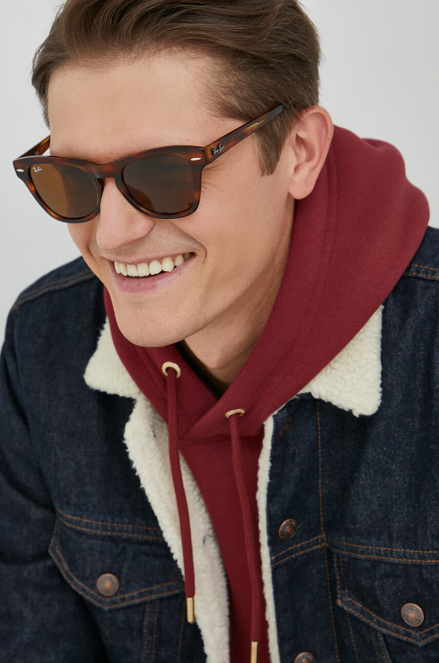 Ray-Ban Слънчеви очила в сиво - Pepit.bg