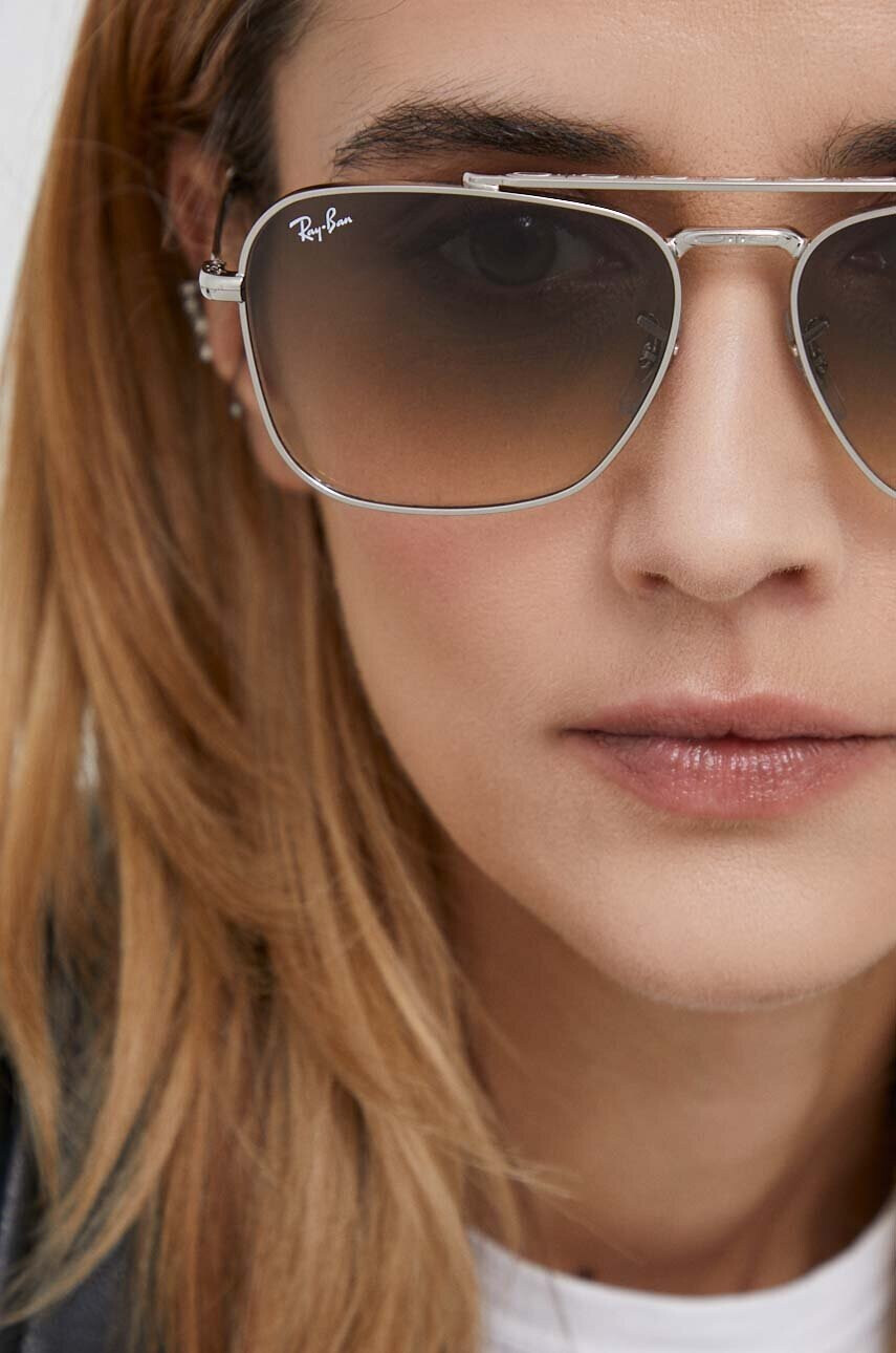 Ray-Ban Слънчеви очила в сиво - Pepit.bg