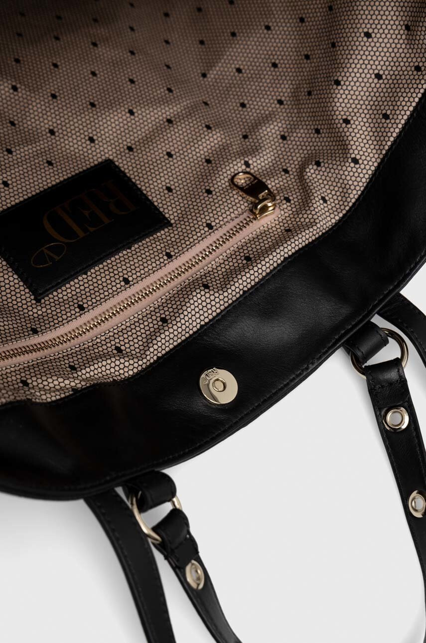 Red Valentino Кожена чанта в черно - Pepit.bg