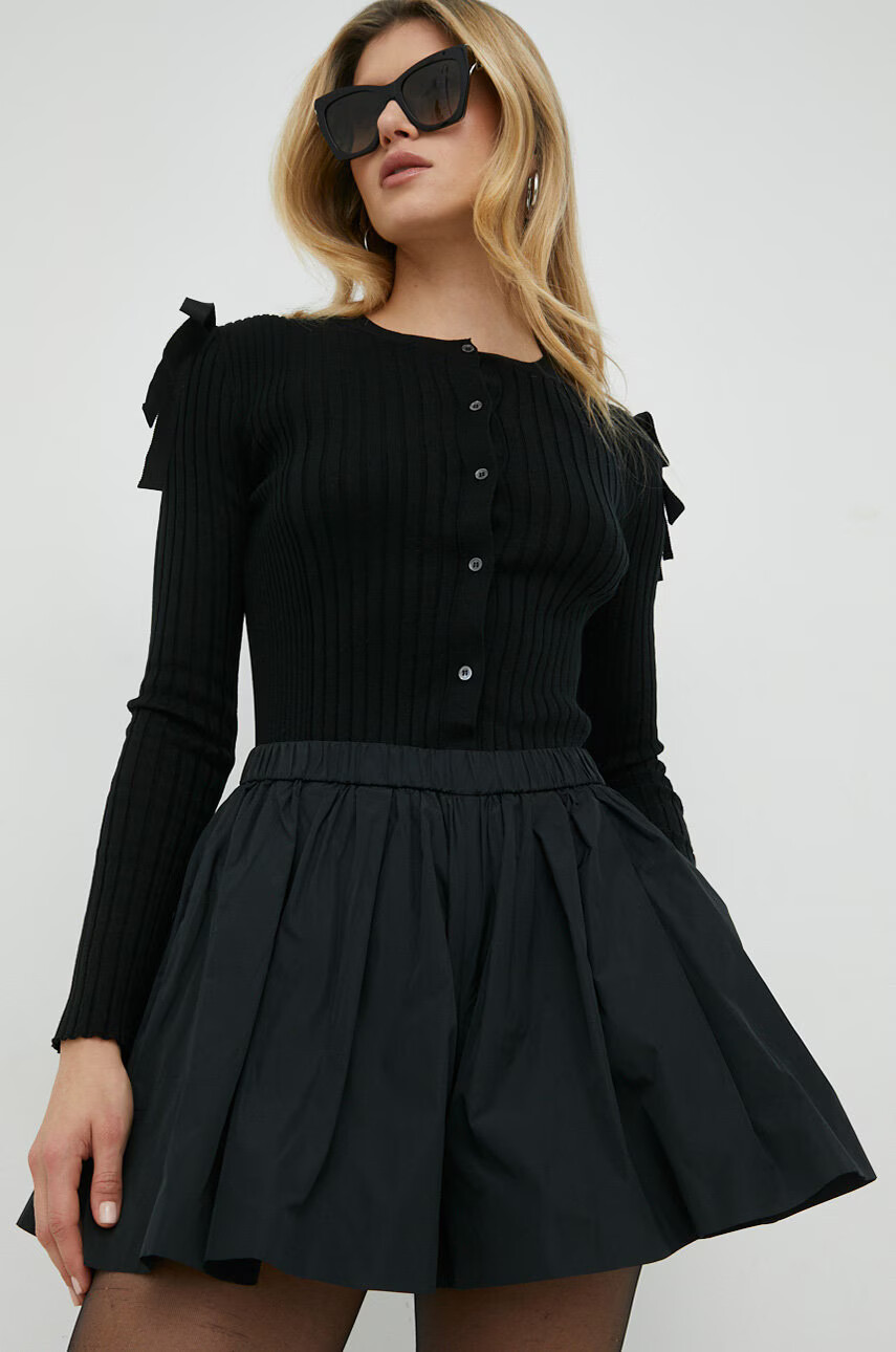 Red Valentino Къс панталон - Pepit.bg