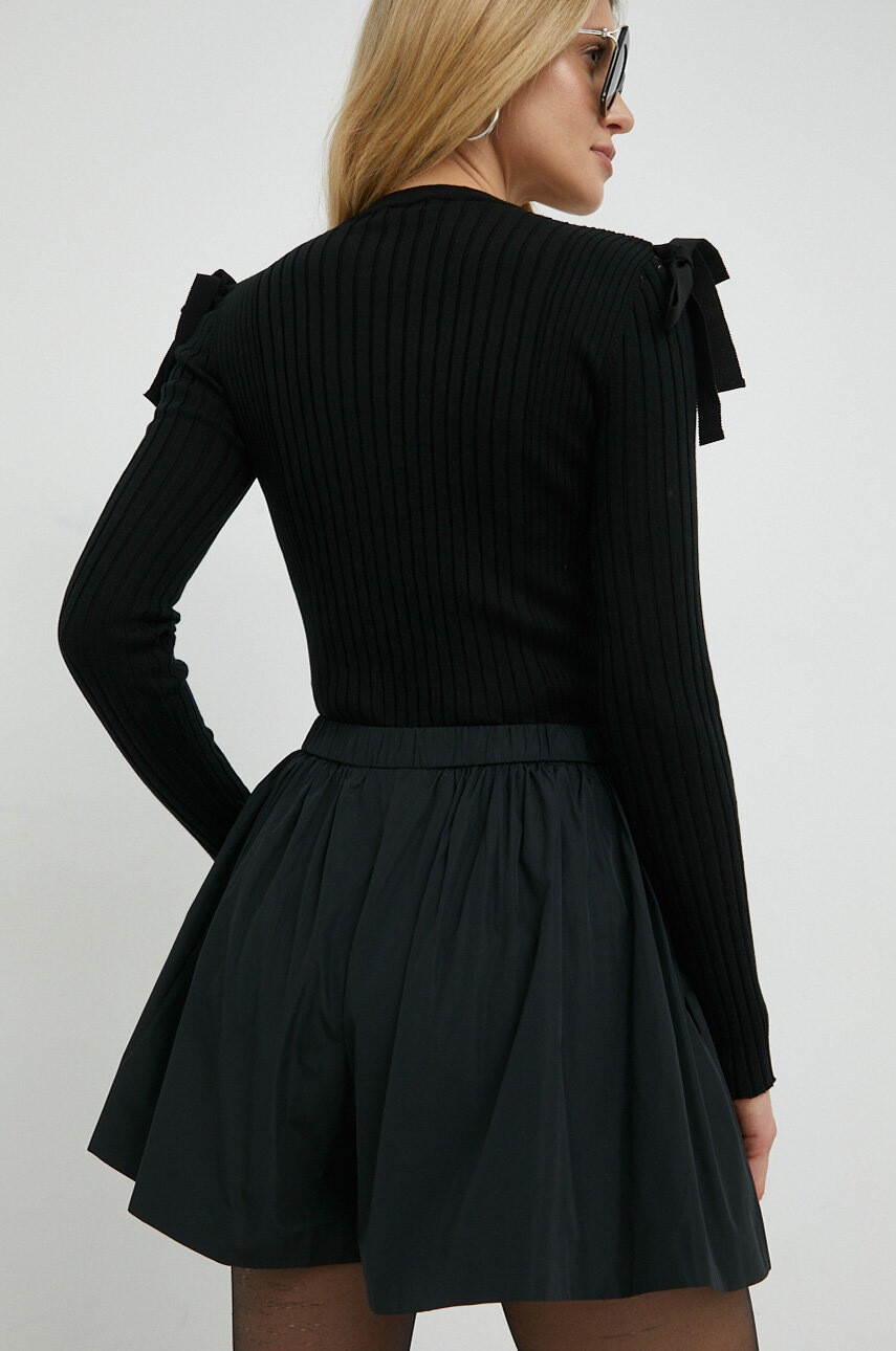 Red Valentino Къс панталон - Pepit.bg