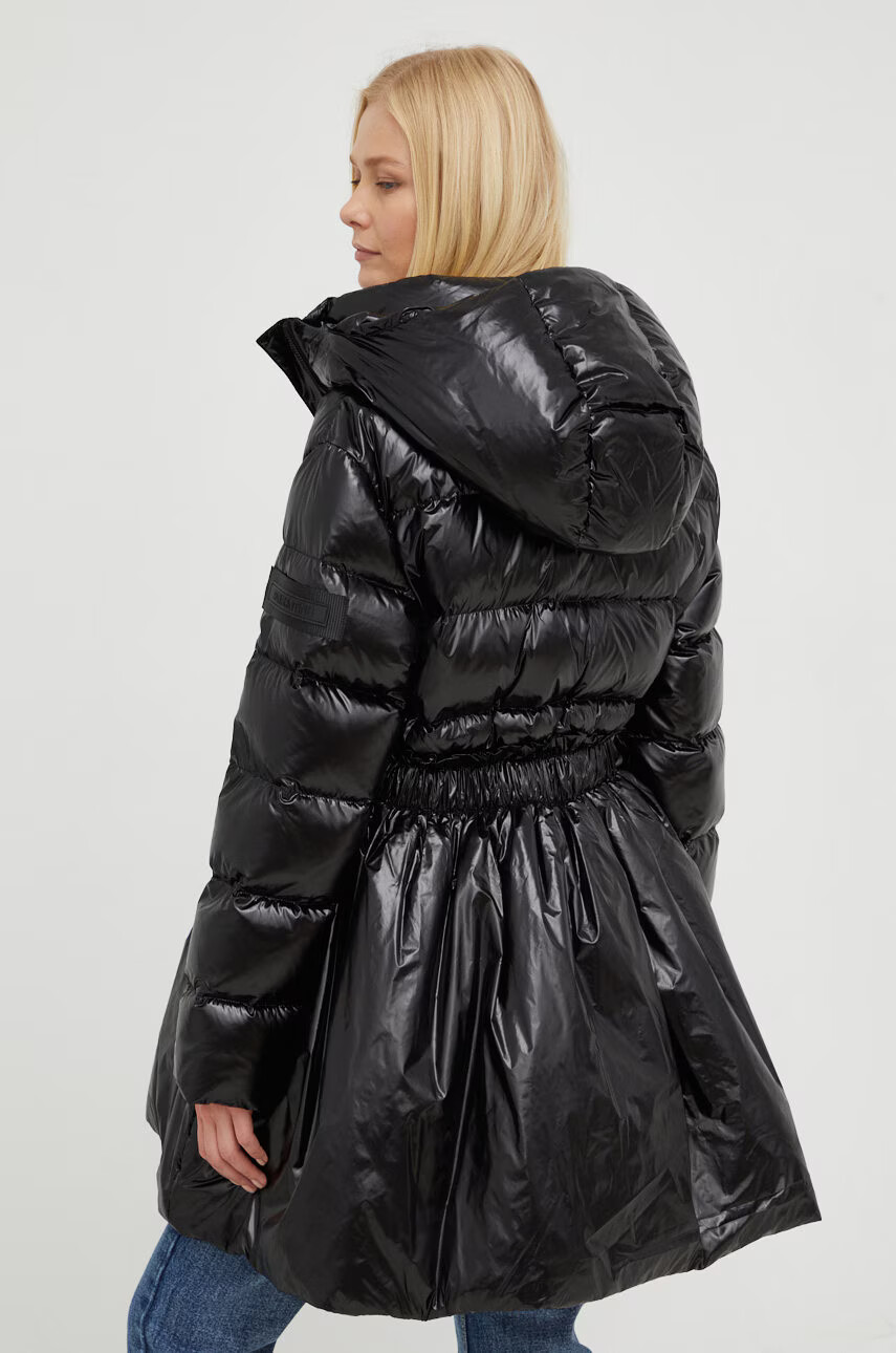 Red Valentino Пухено яке в черно с преходна изолация - Pepit.bg