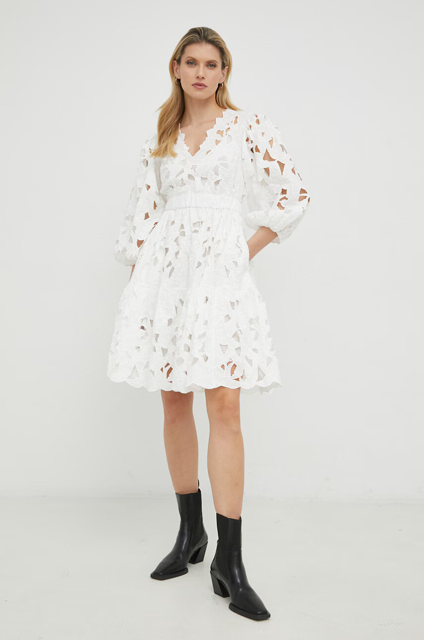 Red Valentino Рокля в бяло къс модел разкроен модел - Pepit.bg