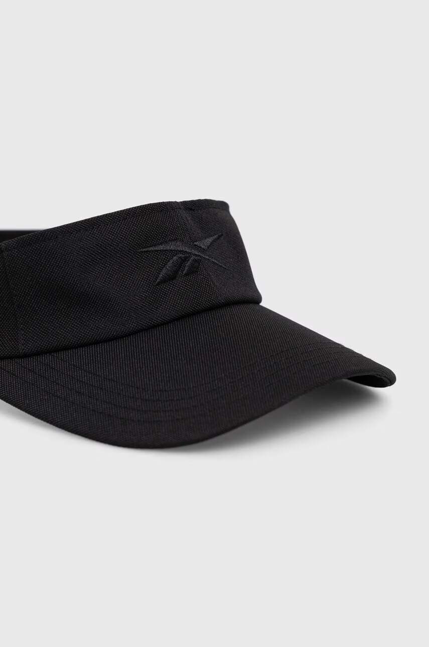 Reebok Classic Козирка в черно с изчистен дизайн - Pepit.bg