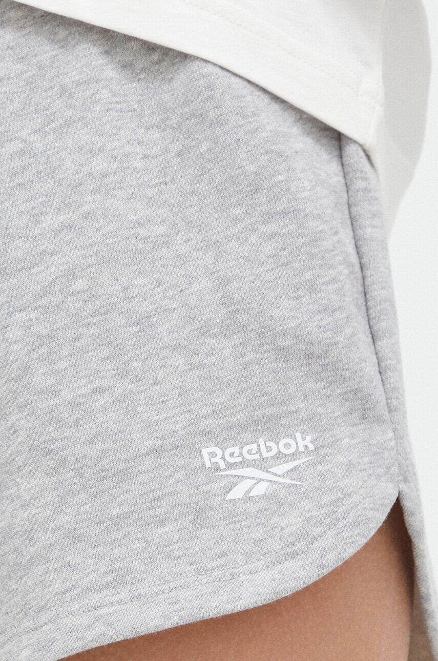 Reebok Къс панталон в сиво меланж на със стандартна талия - Pepit.bg