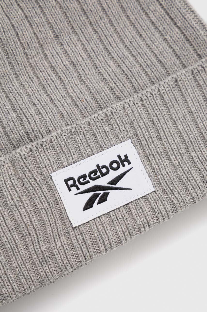 Reebok Памучна шапка в сиво с фина плетка от памук - Pepit.bg